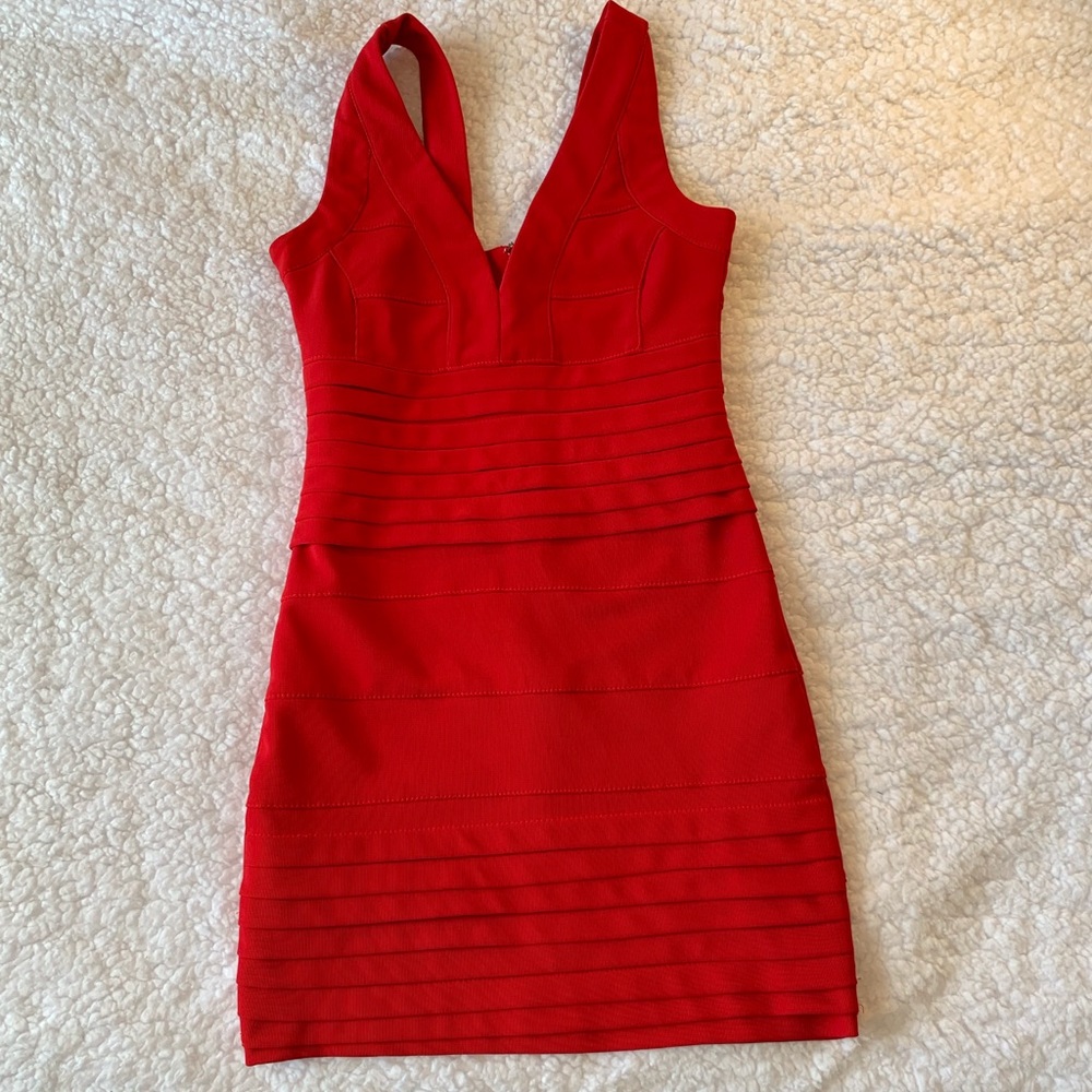 Tobi mini dress in red!